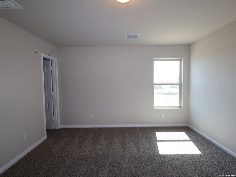 Spacious, unfurnished interior of a new home in Paloma Park, Converse (Image 19).
