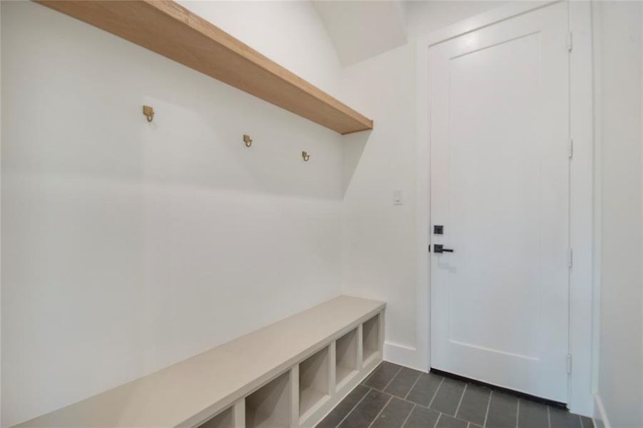 Spacious, unfurnished interior of a new home in , Dallas (Image 20).