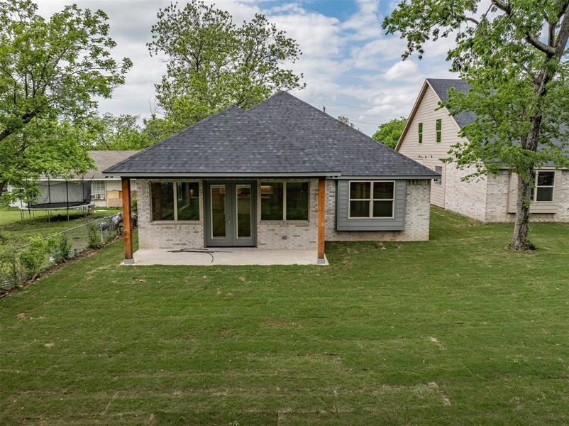 Exterior details and patio area of a home in , Sherman (Image 4).