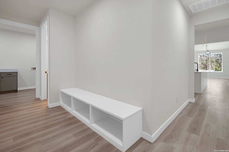 Spacious, unfurnished interior of a new home in , Fischer (Image 25).
