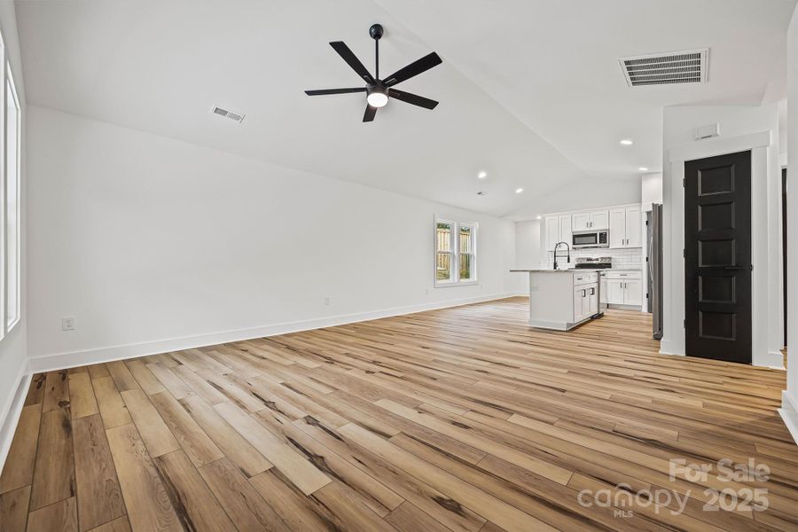 Spacious, unfurnished interior of a new home in , Concord (Image 15).