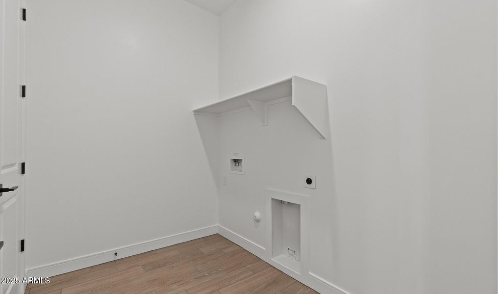 FSVVC Lot #27 Laundry (Large) FSVVC Lot #27 Laundry (Large)