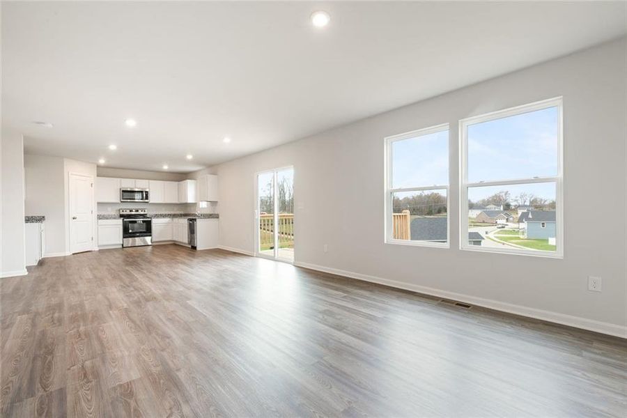 Spacious, unfurnished interior of a new home in Liberty Pointe, Villa Rica (Image 12). Spacious, unfurnished interior of a new home in Liberty Pointe, Villa Rica (Image 12).