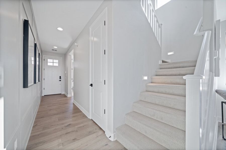 Spacious, unfurnished interior of a new home in Combs Ranch, San Tan Valley (Image 18).