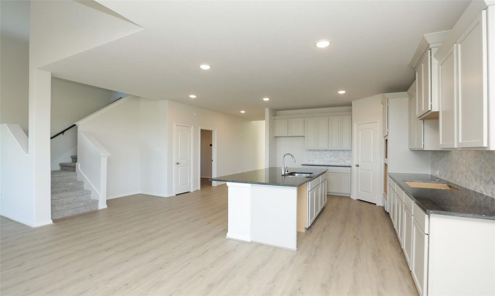 Image 28 of a home in River Ranch.