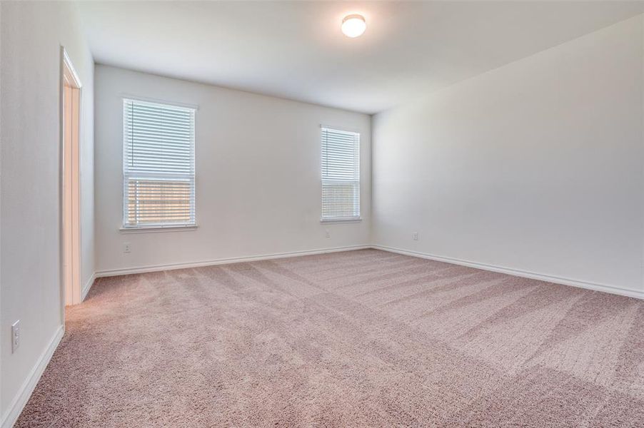 Spacious, unfurnished interior of a new home in Cottonwood Creek, Seagoville (Image 16). Spacious, unfurnished interior of a new home in Cottonwood Creek, Seagoville (Image 16).