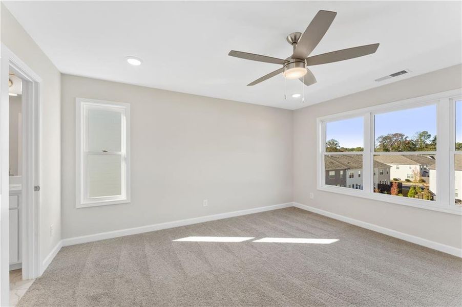 Spacious, unfurnished interior of a new home in East Park Village, Kennesaw (Image 27).