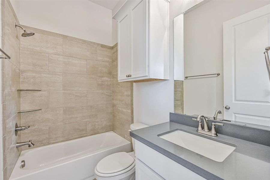 Furnished interior view inside a new home in Pearland Old Townsite, Pearland (Image 11). Furnished interior view inside a new home in Pearland Old Townsite, Pearland (Image 11).