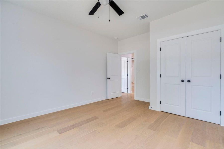 Spacious, unfurnished interior of a new home in , Bastrop (Image 22).