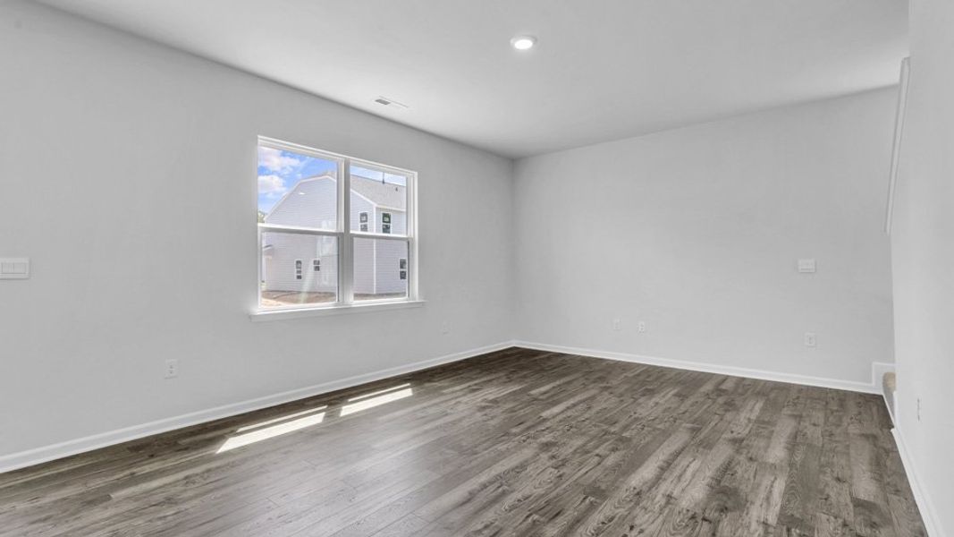 Spacious, unfurnished interior of a new home in Middleton, Greensboro (Image 14).