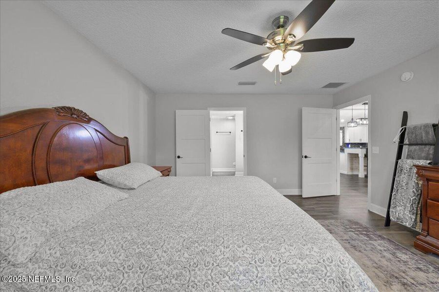 Furnished interior view inside a new home in , Palatka (Image 5).