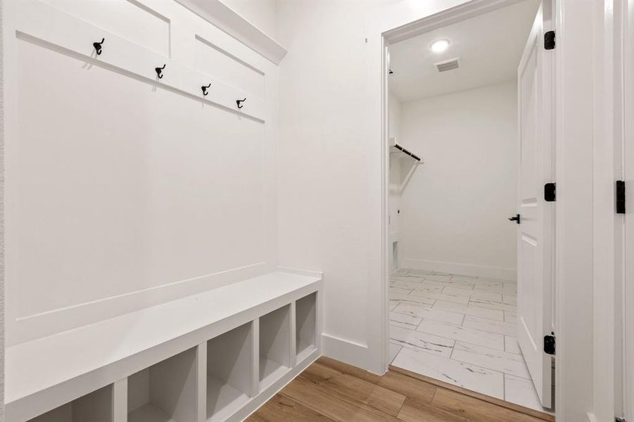 Spacious, unfurnished interior of a new home in Waverly Estates, Nevada (Image 19). Spacious, unfurnished interior of a new home in Waverly Estates, Nevada (Image 19).