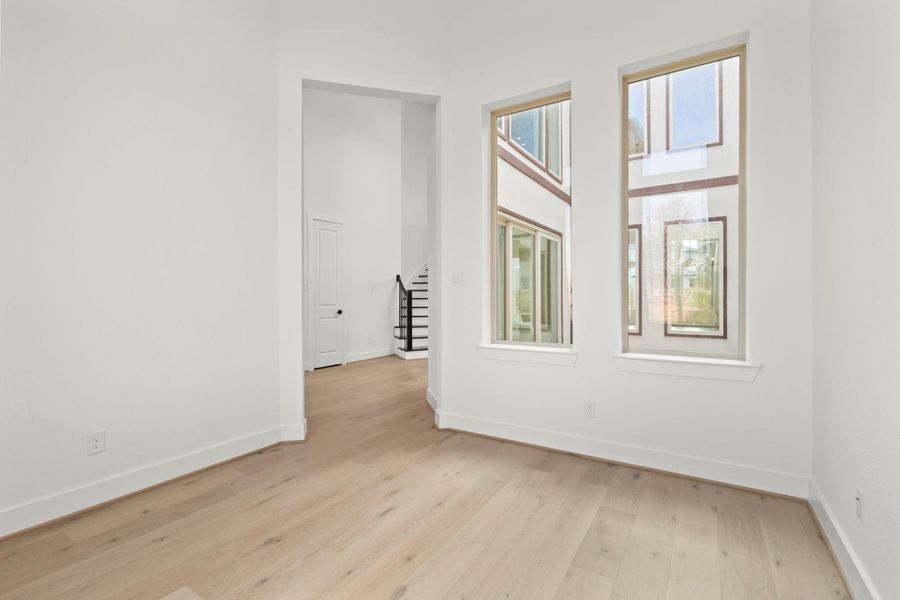 Spacious, unfurnished interior of a new home in Elyson 45' & 70', Katy (Image 22).