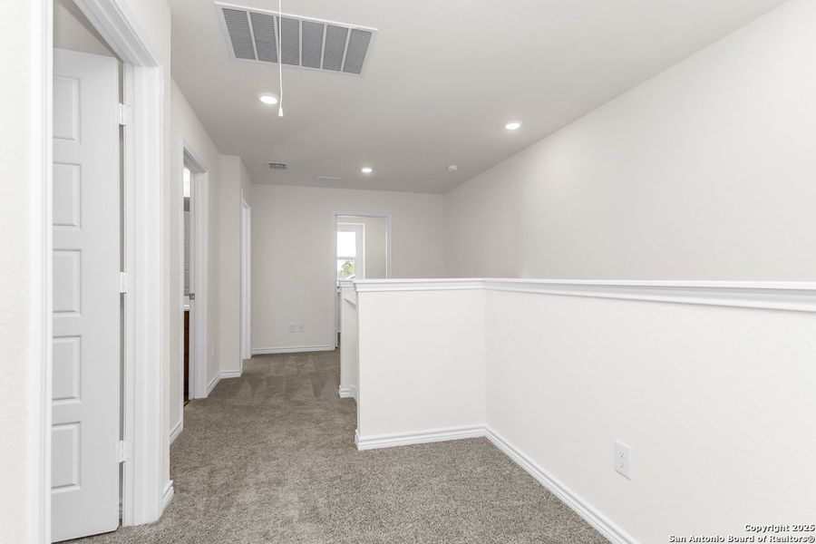 Spacious, unfurnished interior of a new home in Spanish Trails Villas, San Antonio (Image 11).