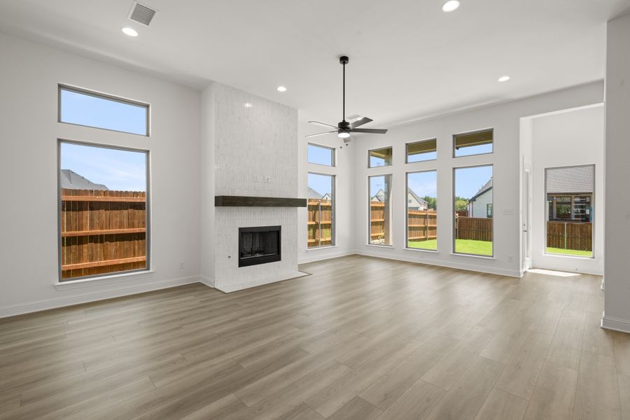 Spacious, unfurnished interior of a new home in Redden Farms, Midlothian (Image 25).