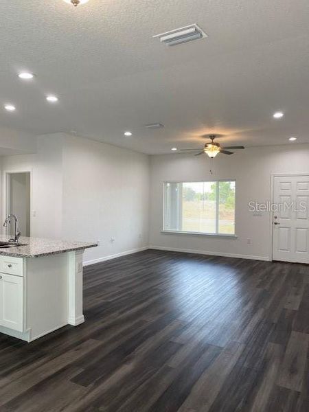 Spacious, unfurnished interior of a new home in , Ocklawaha (Image 18).