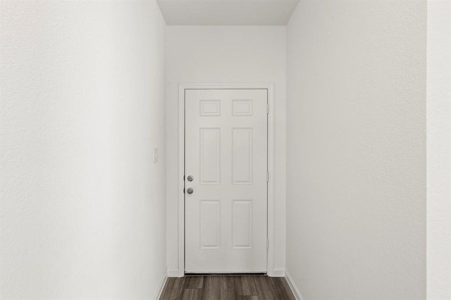 04. 815 Lexington - Entry