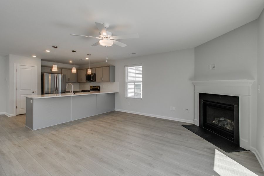Spacious, unfurnished interior of a new home in Ellington, Elgin (Image 19).