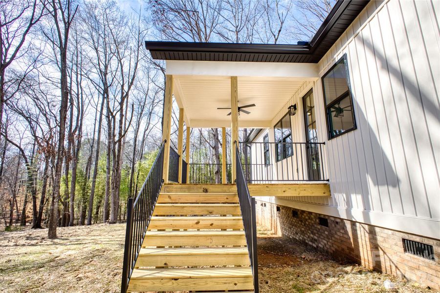 Exterior details and patio area of a home in , Catawba (Image 28).