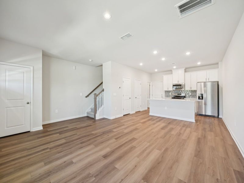 Spacious, unfurnished interior of a new home in The Rows at Buffaloe Reserve, Raleigh (Image 10).
