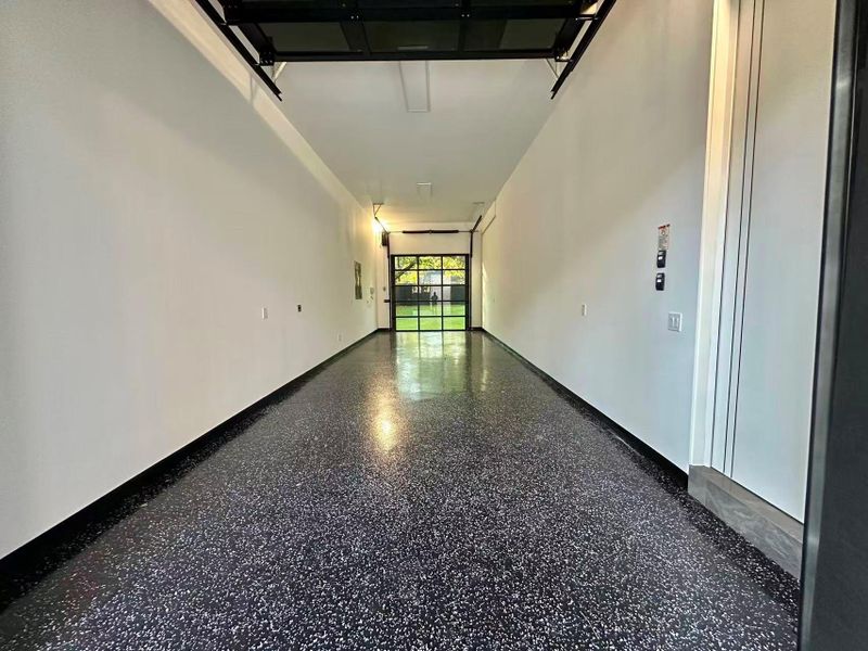 Spacious, unfurnished interior of a new home in , Houston (Image 45).