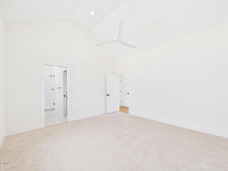 CAM01608G0-PR0128-STILL056