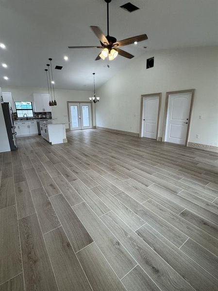 Spacious, unfurnished interior of a new home in , Okeechobee (Image 16).