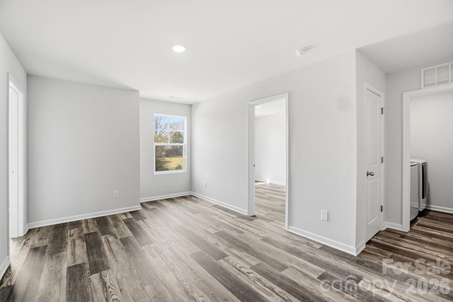 Spacious, unfurnished interior of a new home in , Lincolnton (Image 26).