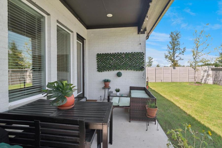 Furnished interior view inside a new home in Painted Tree - South, McKinney (Image 33). Furnished interior view inside a new home in Painted Tree - South, McKinney (Image 33).