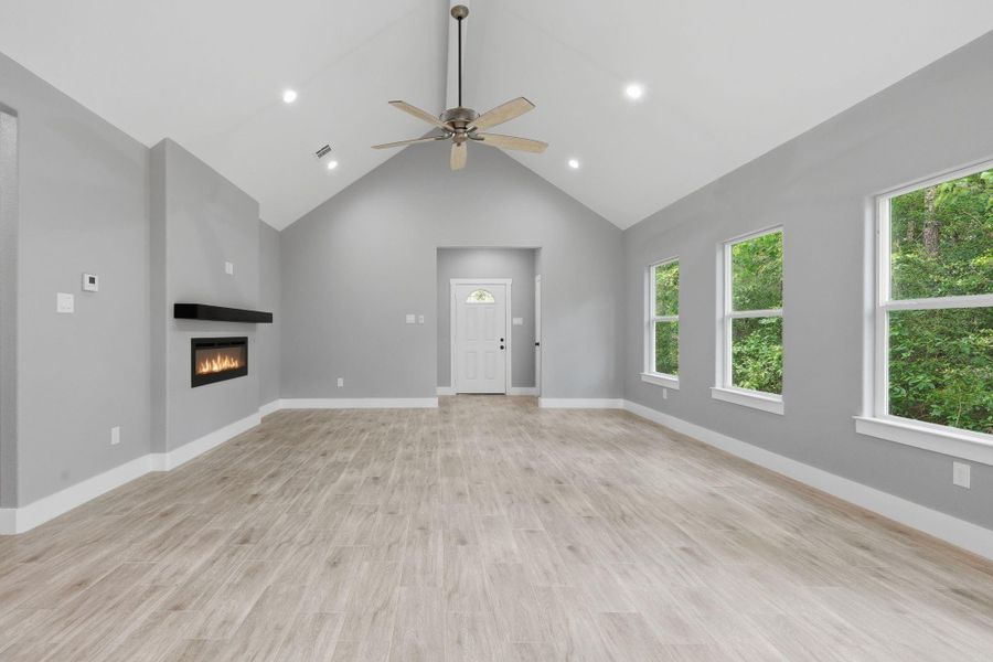 Spacious, unfurnished interior of a new home in , Willis (Image 32).