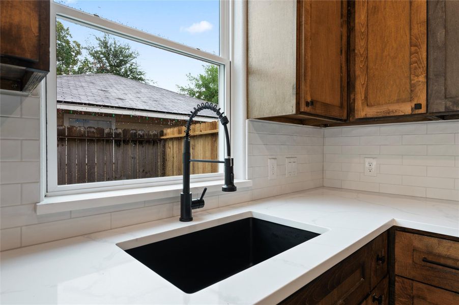 Close-up of interior finishes inside a home in , Texas City (Image 12).