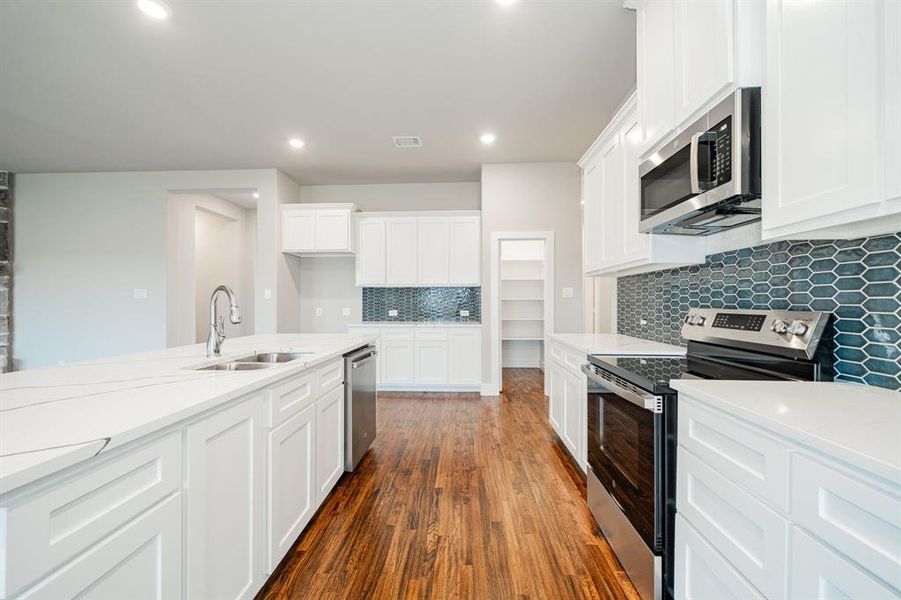 Furnished interior view inside a new home in , Celeste (Image 8).