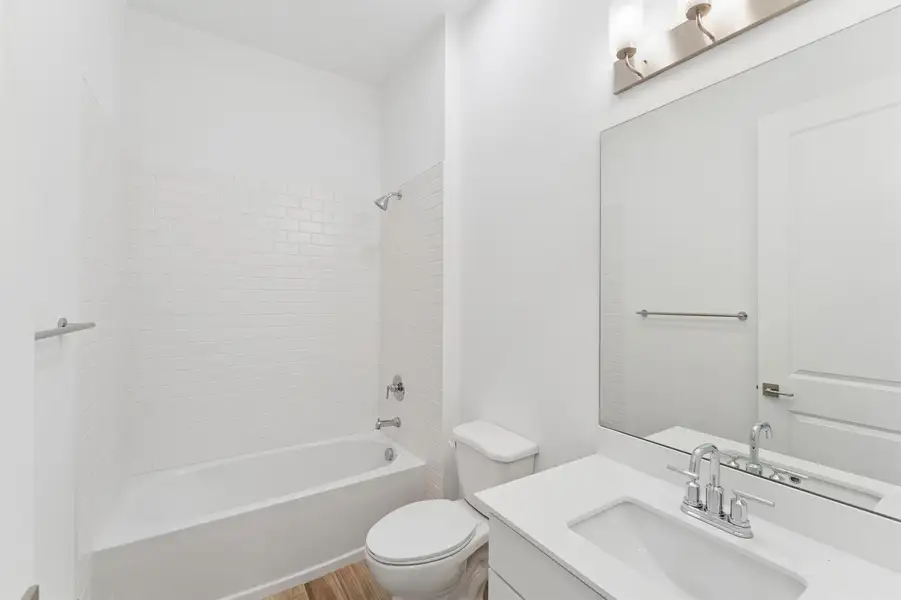 BR 2 Bath