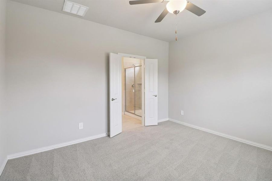 Spacious, unfurnished interior of a new home in Lakehaven - Spring Series, Farmersville (Image 19).