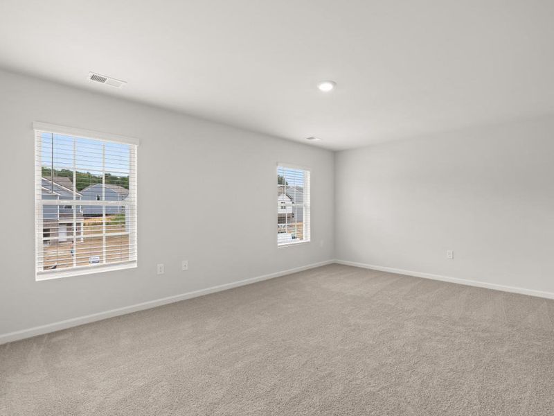 Spacious, unfurnished interior of a new home in Oakleigh Glen, Dallas (Image 14).