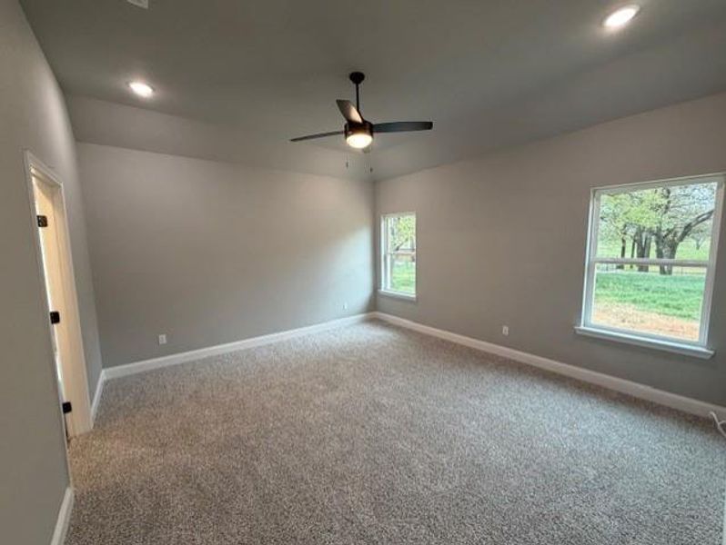 Spacious, unfurnished interior of a new home in , Springtown (Image 19).