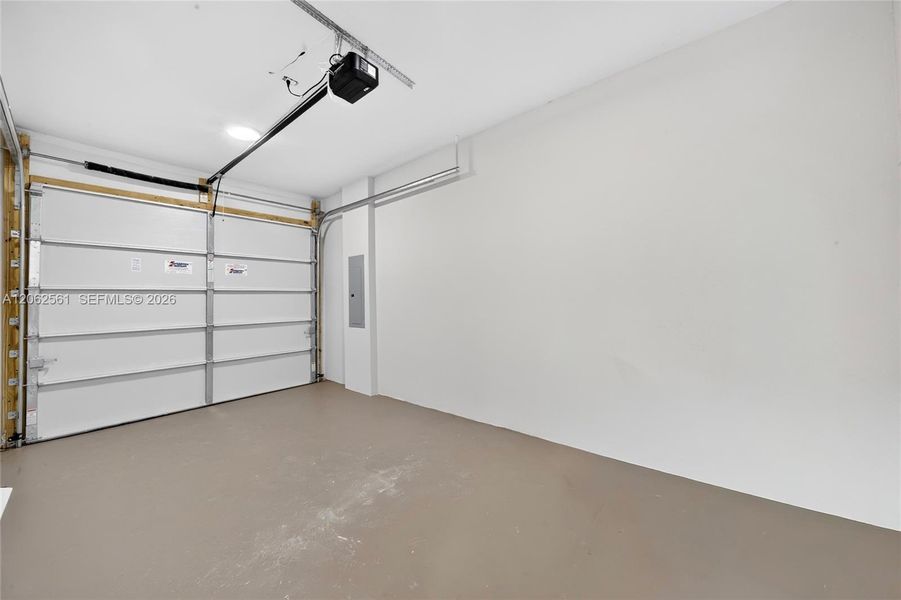 Spacious, unfurnished interior of a new home in , Miami (Image 22).