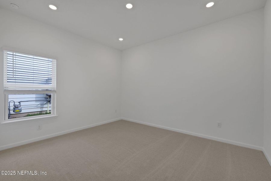 Spacious, unfurnished interior of a new home in Brook Forest, St. Augustine (Image 31).