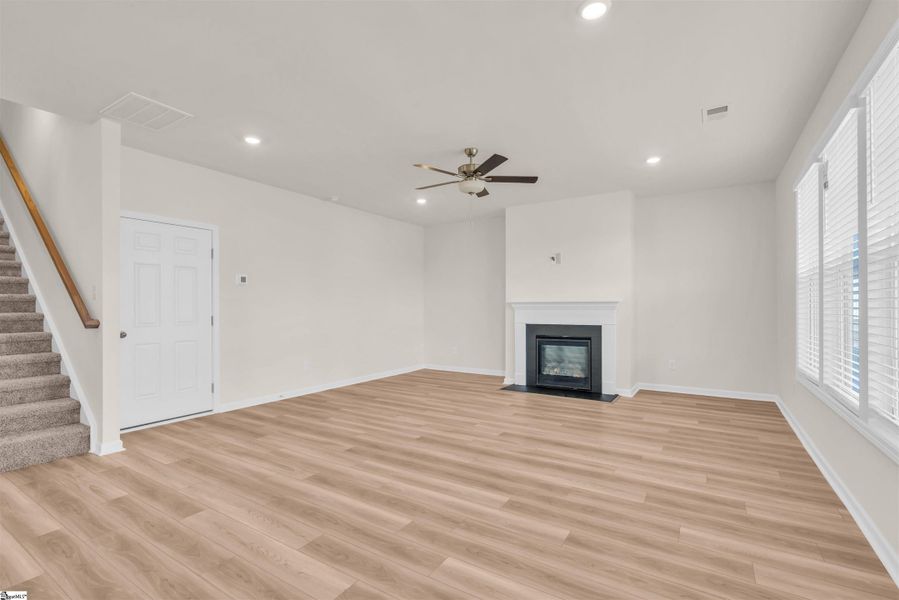 Spacious, unfurnished interior of a new home in Halton Oaks, Spartanburg (Image 16).