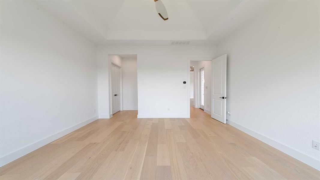 Spacious, unfurnished interior of a new home in Adkins Park 70', Hurst (Image 16).