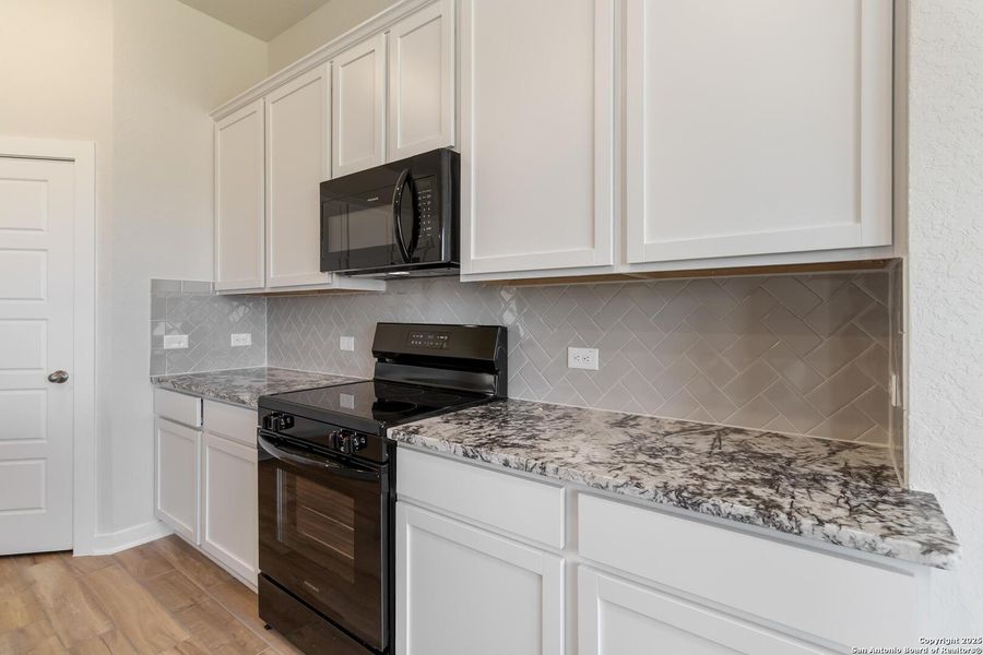 Furnished interior view inside a new home in Bonita Vista, Pleasanton (Image 11).
