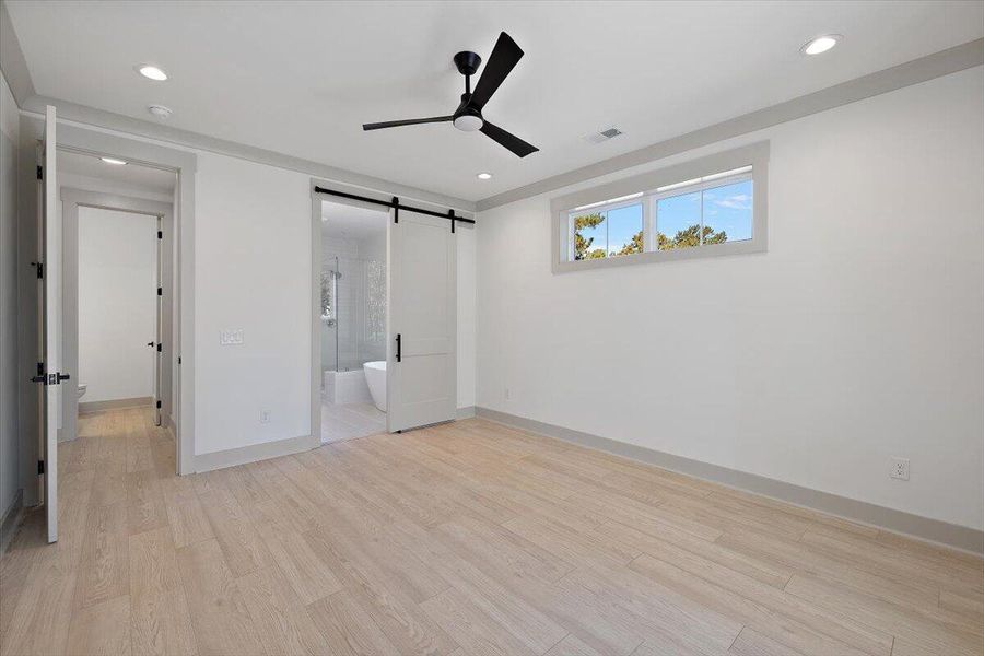 Spacious, unfurnished interior of a new home in , Hanahan (Image 17).
