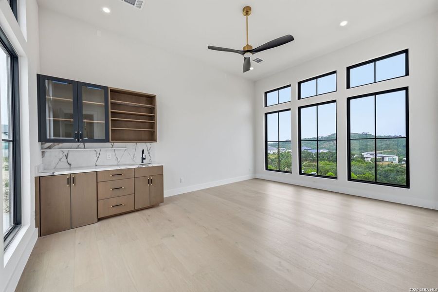 Spacious, unfurnished interior of a new home in , San Antonio (Image 25). Spacious, unfurnished interior of a new home in , San Antonio (Image 25).