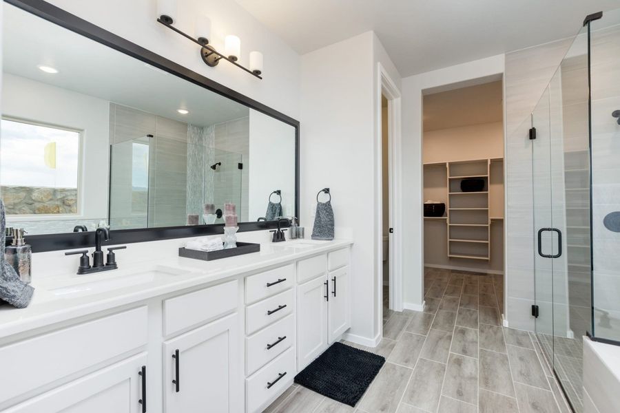 Representative furnished interior of a home built from the Santa Rosa by Hakes Brothers in Paseo Del Este, El Paso (Image 13).