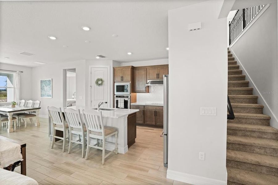 Furnished interior view inside a new home in , Orlando (Image 25).