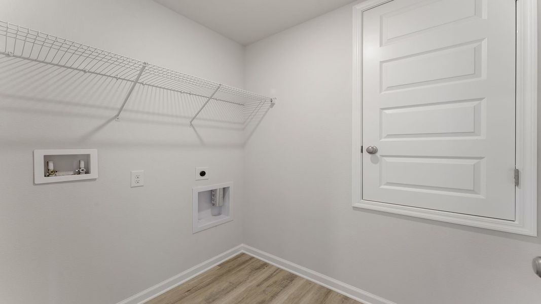 Spacious, unfurnished interior of a new home in Sunny Hills, Chipley (Image 28).