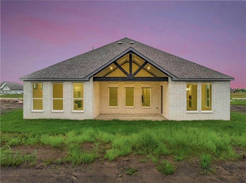 Exterior details and patio area of a home in , Rosharon (Image 3).
