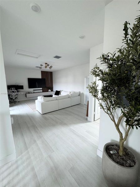 Image 19 of a home in .