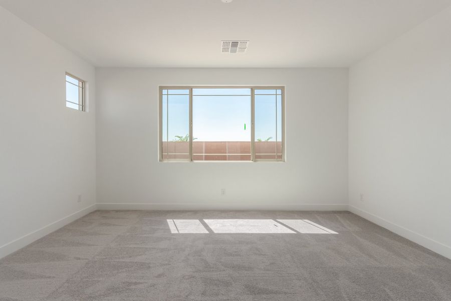 Spacious, unfurnished interior of a new home in Hawes Crossing, Mesa (Image 20).