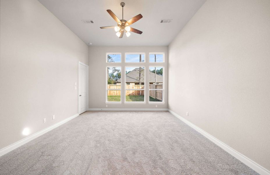 Representative unfurnished interior of a home built from the 3070 by Ravenna Homes in The Highlands 55′, Porter (Image 31).